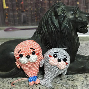 Seal Couple Mini ~ Christmas Tree or Key Ring
