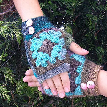 Granny mitts