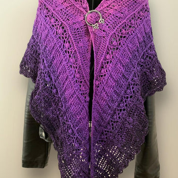 Flat Triangular Scarf "Eunomia"