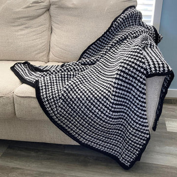 Monochrome Houndstooth Throw