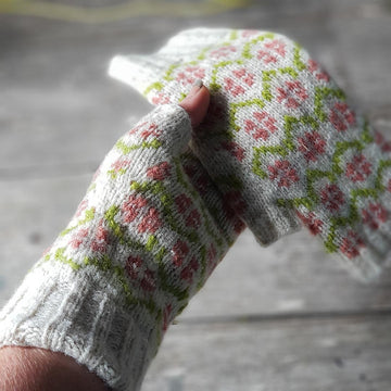 Red campion mitts