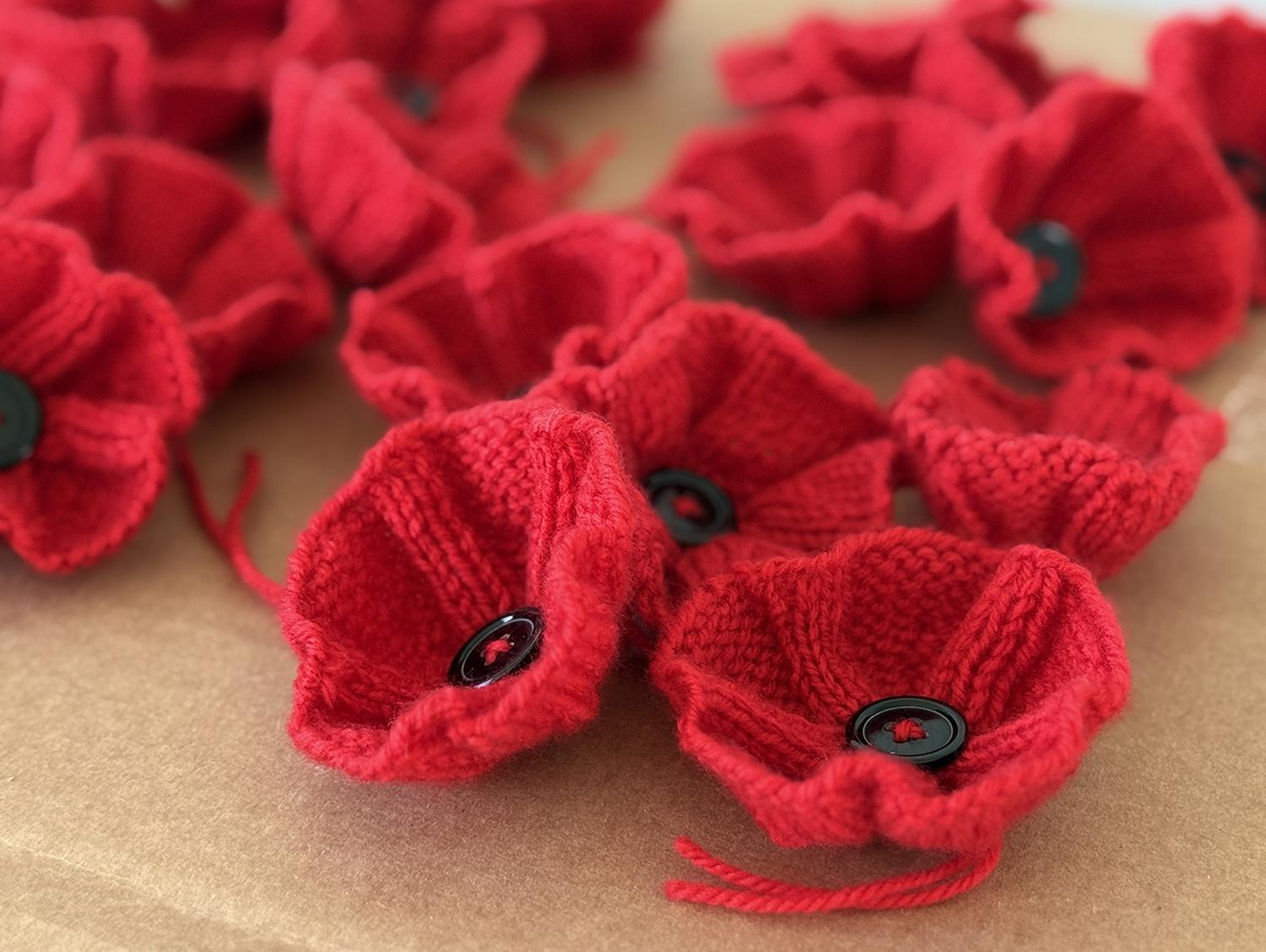 Poppy Flower Knitting Pattern