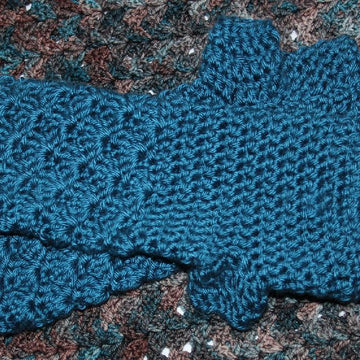 Shell Stitch Fingerless Mitts