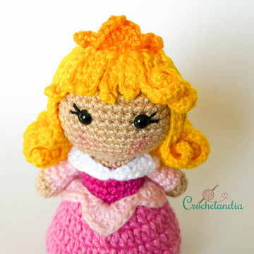 Aurora amigurumi doll - crochet pattern by Crochelandia