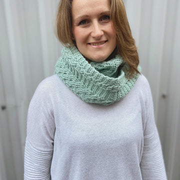 Neo Mint Cable Scarf