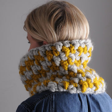 Wolfhoundstooth Cowl