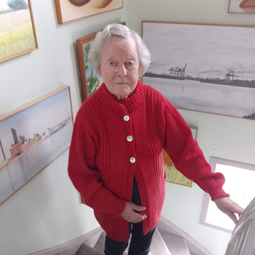 MARIE, a lovely cardigan