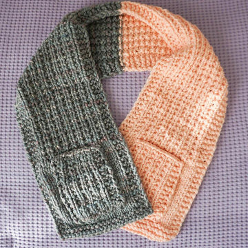 Color Blocked Pocket Scarf