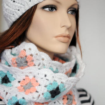 Dorotha crochet loop scarf