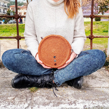 Round crochet purse