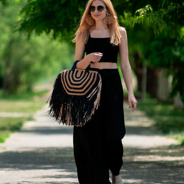 Bag with a fringe