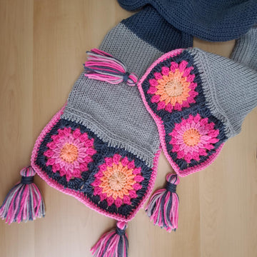 Scarf Sentro machine with granny square