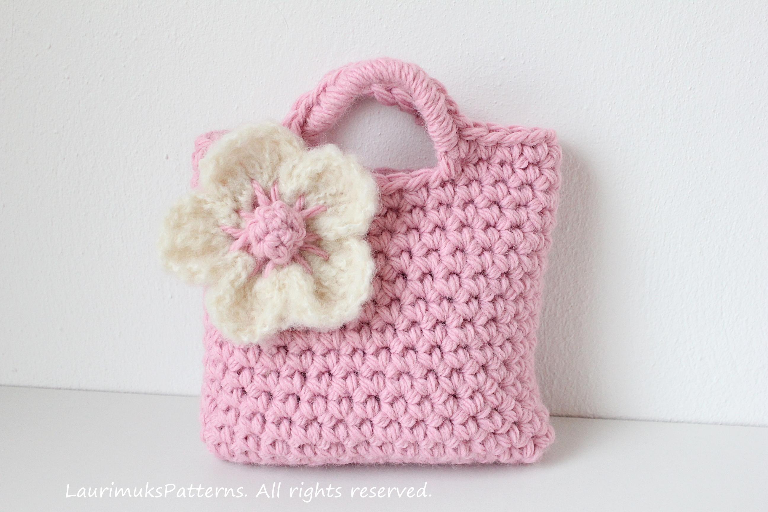 Girls flower purse in light pink