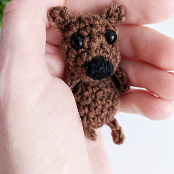 Crochet bear pattern, tiny amigurumi bear, minimum sew crochet pattern