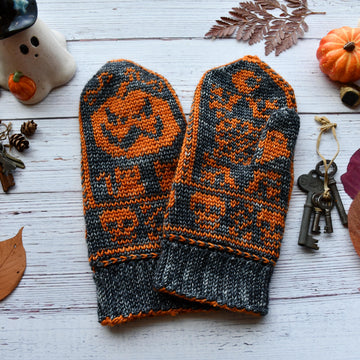 Pumpkins and Cats Mittens