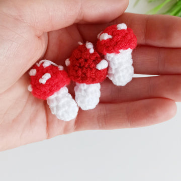 Mushroom keychain free crochet pattern, amigurumi mushroom crochet ornament