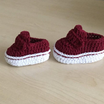 Sporty Baby Bootie & Hat Set N 235