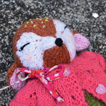 Doe doll English