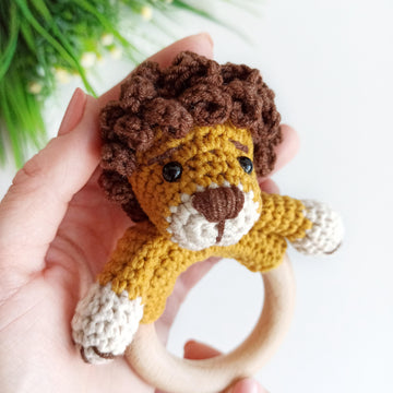 Lion baby rattle crochet pattern