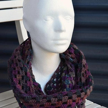 Cowl with Squares Crochet Pattern
