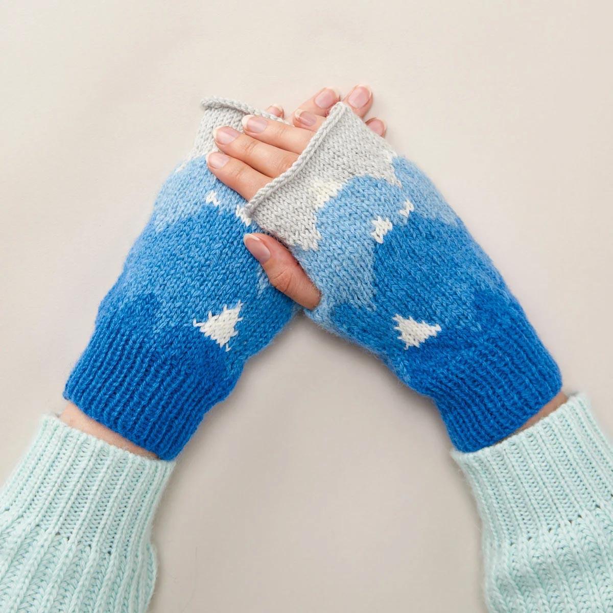 Mountain Wristwarmers Knitting Pattern