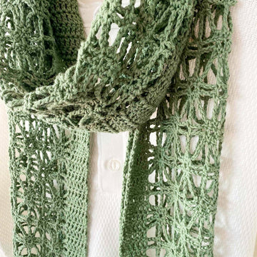 Flowery filet scarf