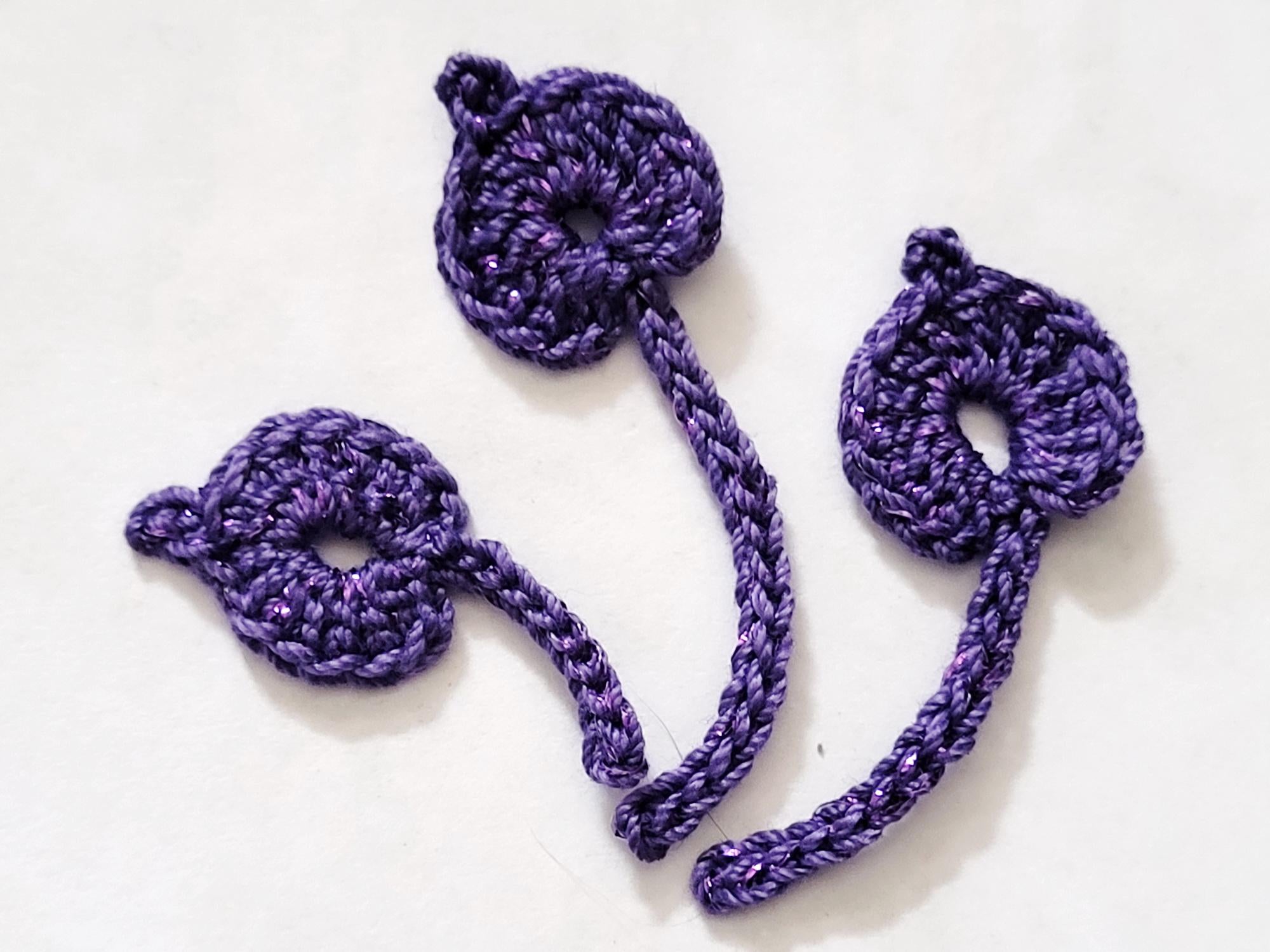 Crochet white vine pattern