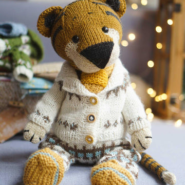 Knitting Pattern - Romantic Style Outfit for large toys