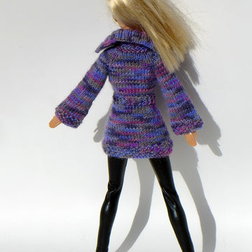 Strickjacke und Mütze für kleine Puppen