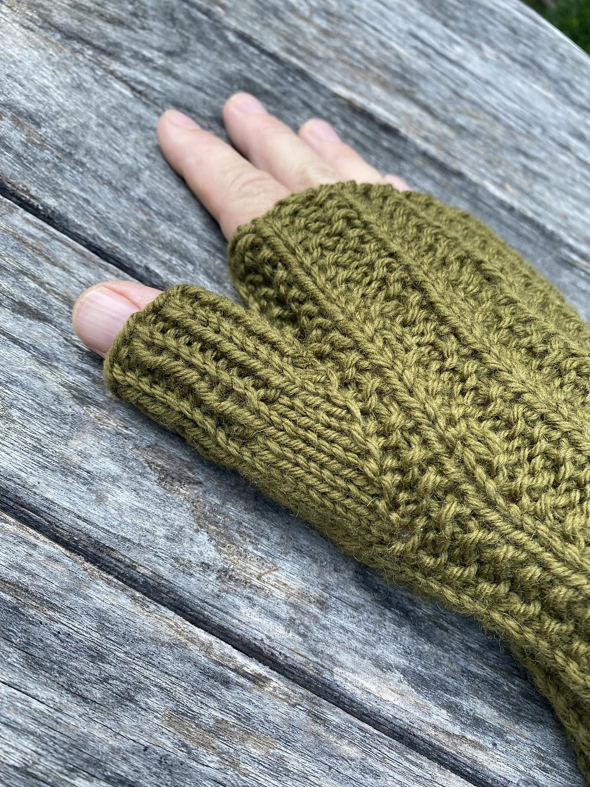 English Rib Handwarmers