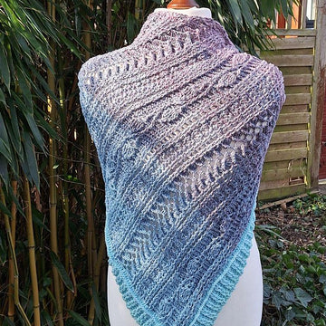 Triangular Scarf "Nikaia"