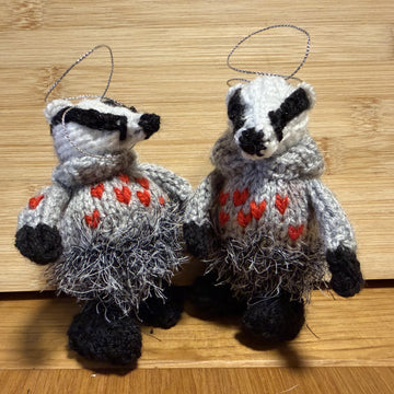 Mini Badger Wearing Valentine’s Day Jumper/Hoodie Ferrero Rocher/Lindor Cover/Hanging Decoration Knitting Pattern