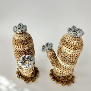 Flower point Mittens