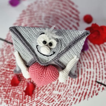 Love letter with heart crochet pattern gift idea