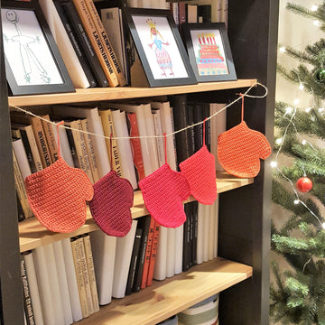 Advent mittens Merry Christmas