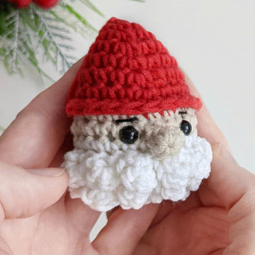 Crochet Santa ornament pattern, easy crochet Christmas decor