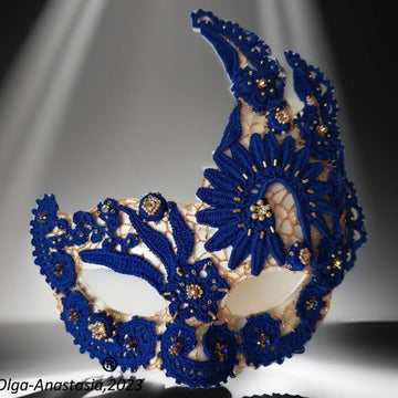 Carnival lace blue crochet mask 2.