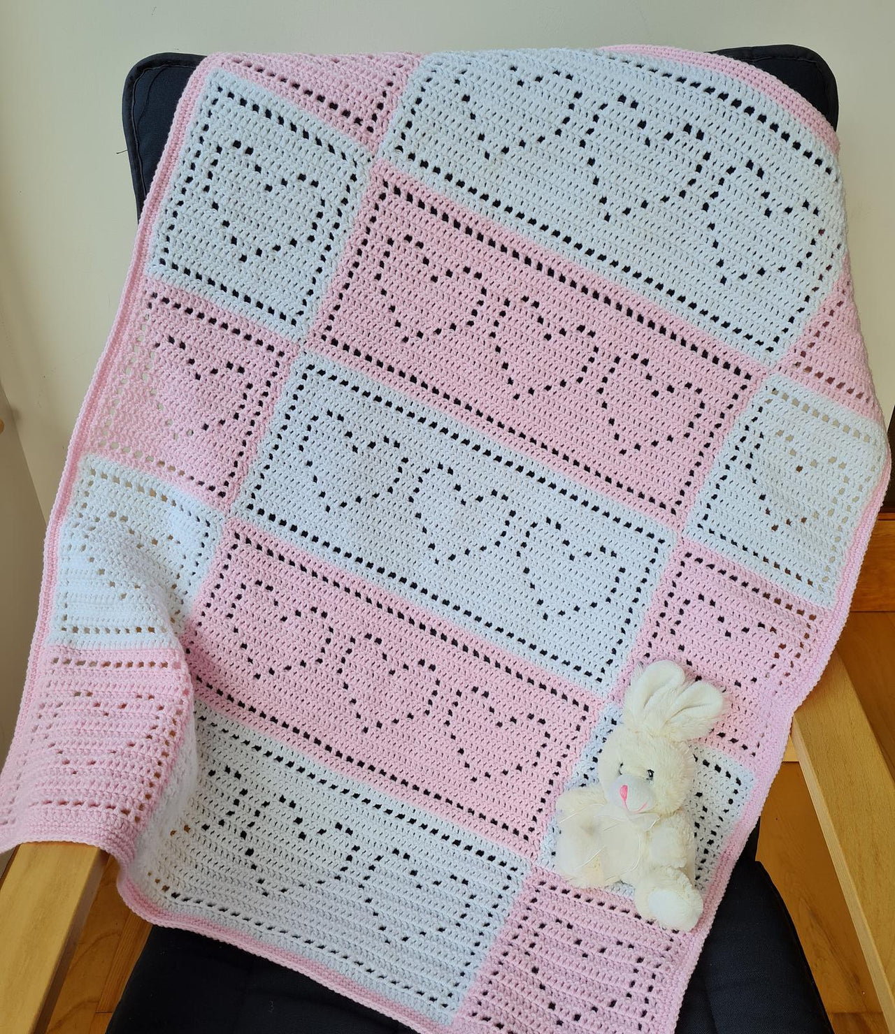 Hearts Galore Filet Blanket