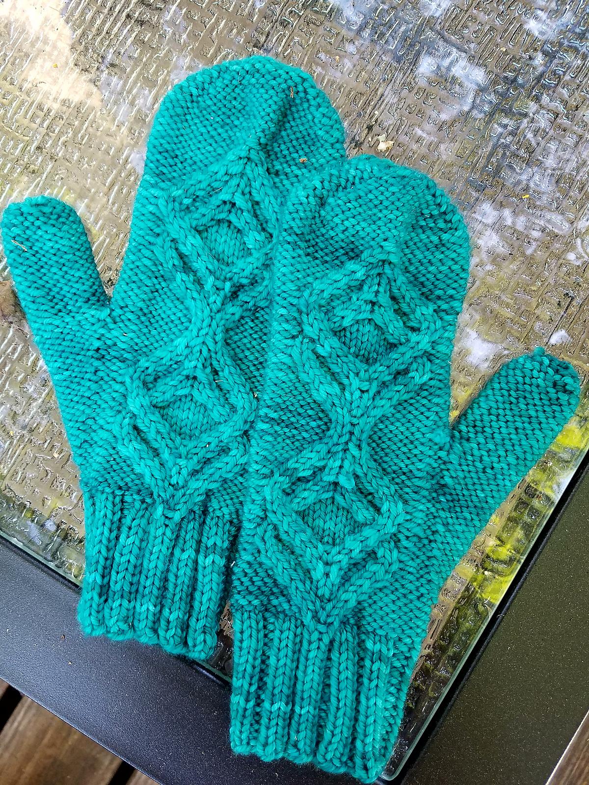 Aleyska Mittens