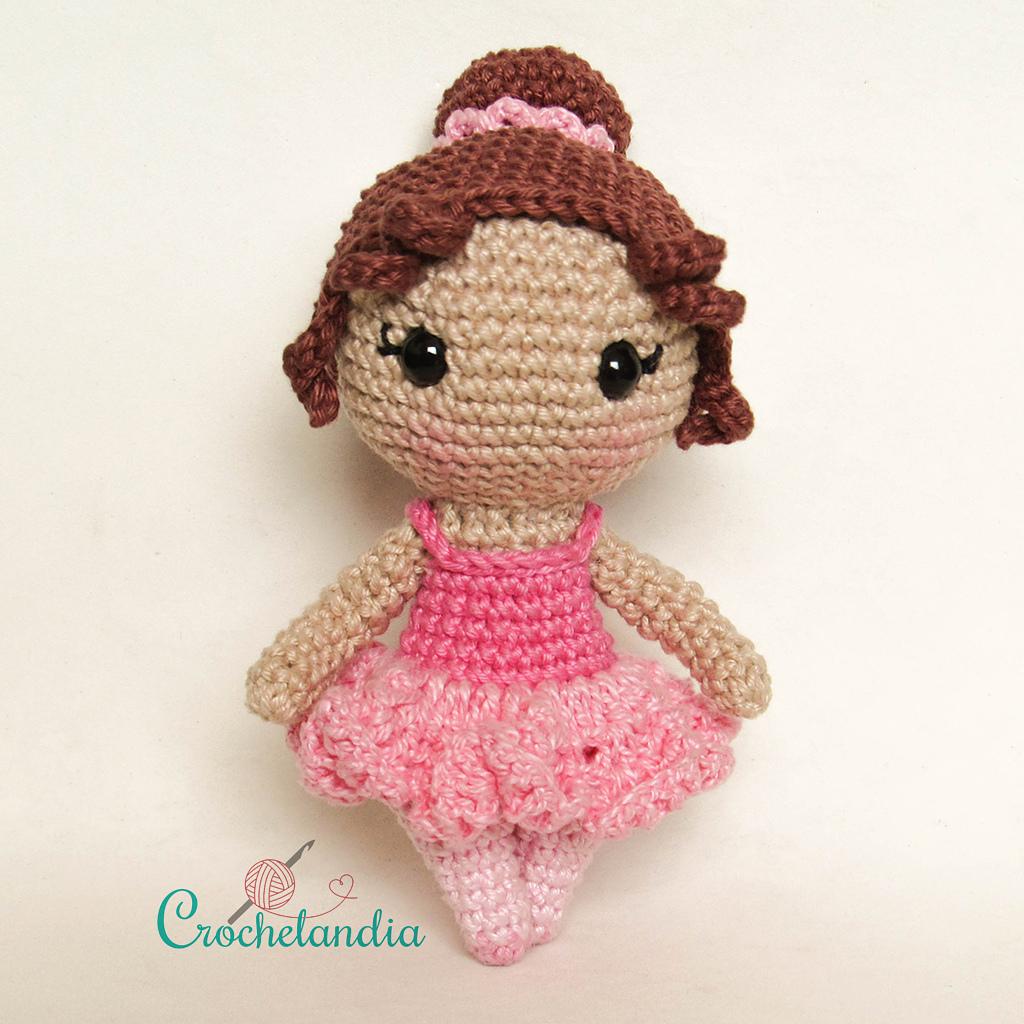 Aninha, the little ballerina - amigurumi pattern by Crochelandia