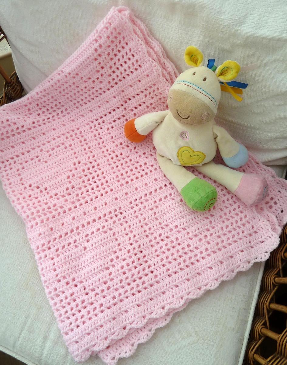 Bordered Heart Filet Blanket