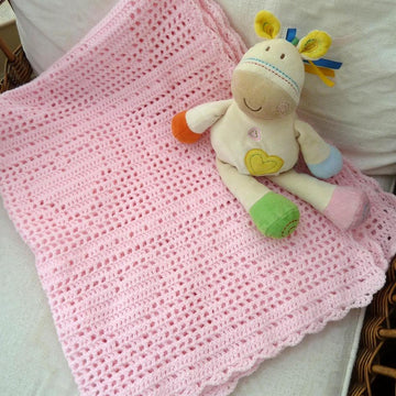 Bordered Heart Filet Blanket