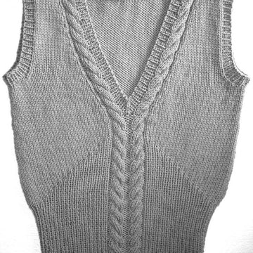 Cable v neck vest 311