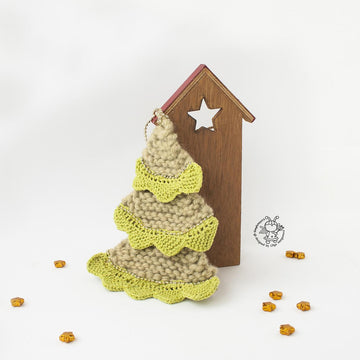3 Christmas trees ornament  knitted flat