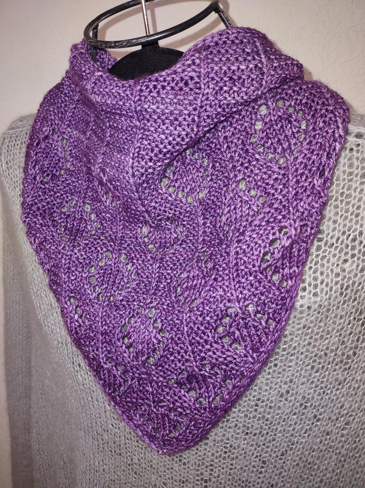 Diamond Kerchief Cowl