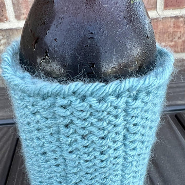 Flat Bottom Cozies -- a loom knit pattern