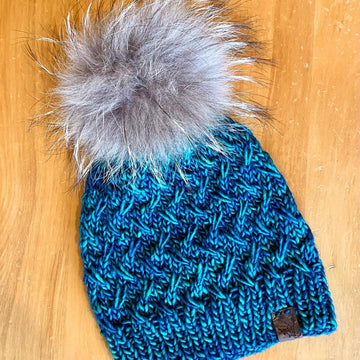 Dancing Flakes Beanie - Falling Snow Hat