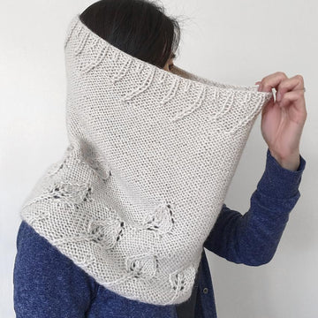Debbie - leaf pattern cowl