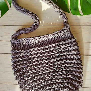 Shoulder bag from T-shirt yarn