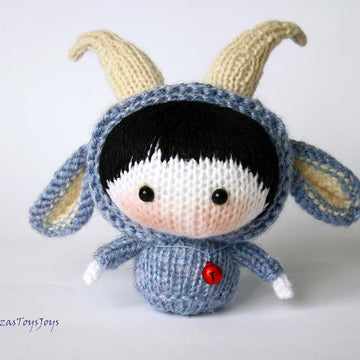 Blue Goat Doll Tanoshi series toy.